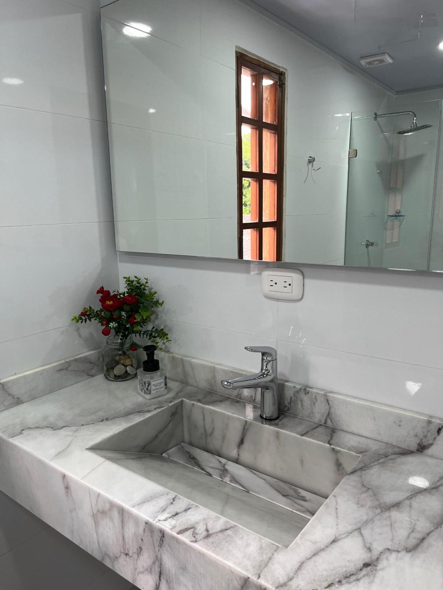 La 10B Hostel Cartagena Ngoại thất bức ảnh